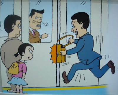 Bilde av en fyr som stikker veska i T-banedøra og sniker seg med på toget, til medpassasjerenes store frustrasjon.